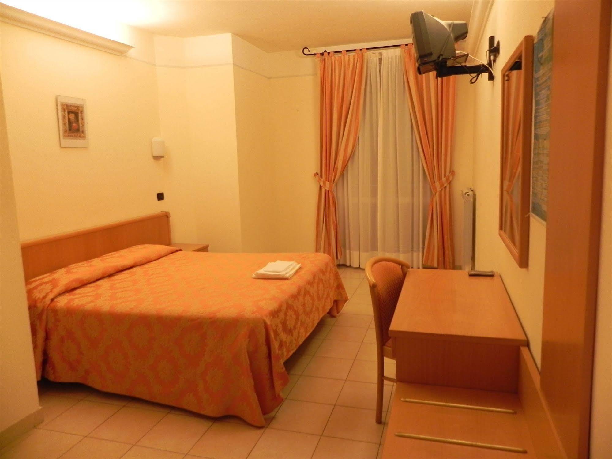 Hotel Il Saraceno โวลัสตรา ภายนอก รูปภาพ